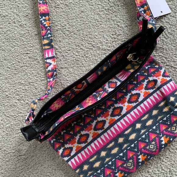 Should Bag with Tribal Print (NWT) - Picture 5 of 6